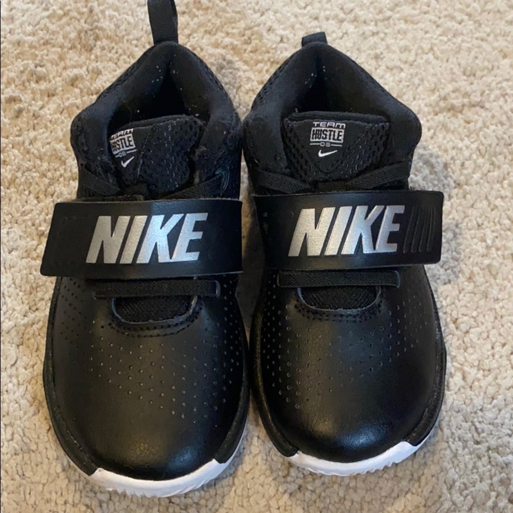 Nike Little Boy Size 9 Sneakers
